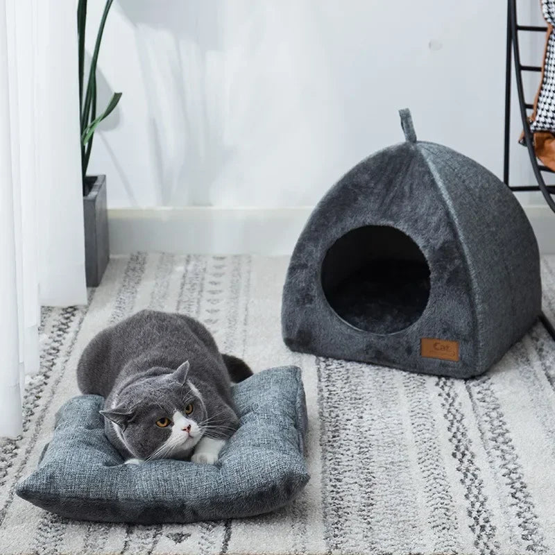 Triangle Cat Cave Bed – Warm Fleece-Lined Cat House